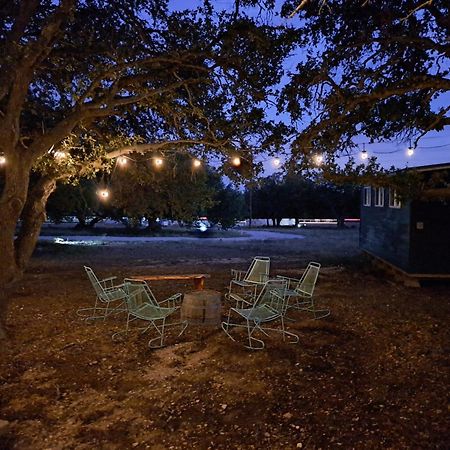 The Container Retreat @ 290 Wine Trail #10 Welcome Friends! Hye ภายนอก รูปภาพ
