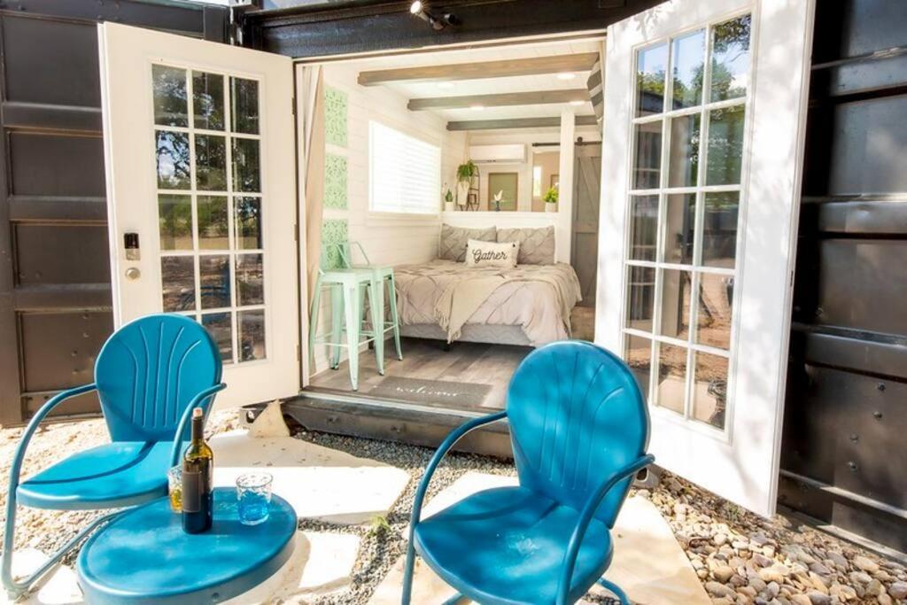 The Container Retreat @ 290 Wine Trail #10 Welcome Friends! Hye ภายนอก รูปภาพ