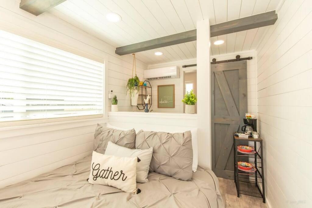 The Container Retreat @ 290 Wine Trail #10 Welcome Friends! Hye ภายนอก รูปภาพ